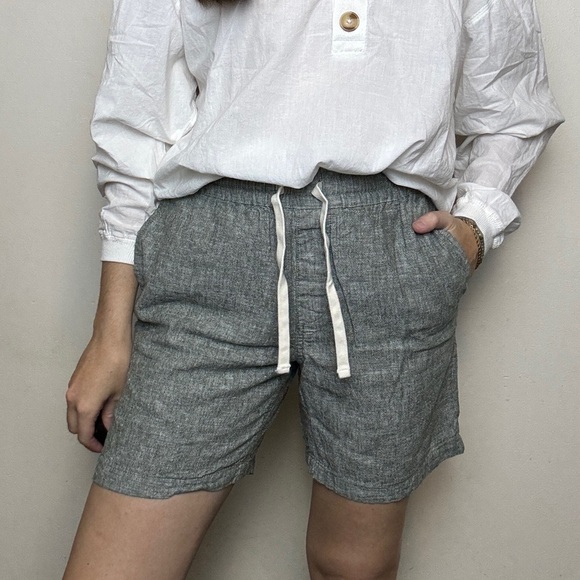 Banana Republic - size s linen blend easy shorts - Picture 1 of 3
